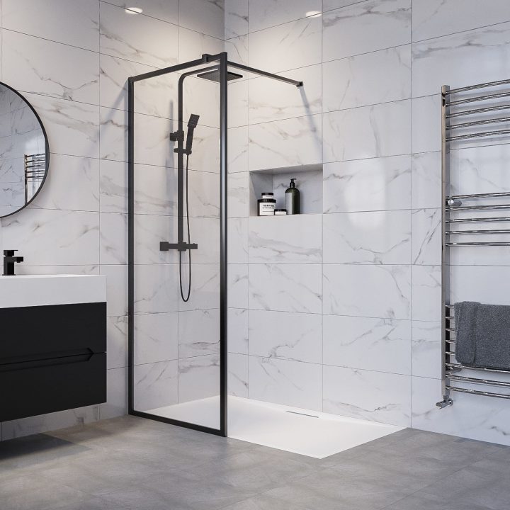 Functional and chic shower partition.